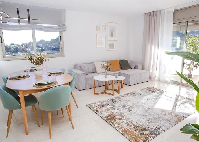 Florida Spacious Luxury Renovated 2025 Apartment